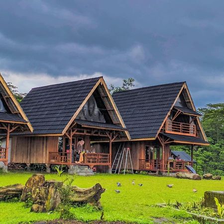 Cottage Saung Suluh Baturraden Buitenkant foto