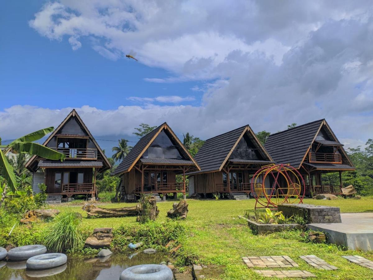 Cottage Saung Suluh Baturraden Buitenkant foto